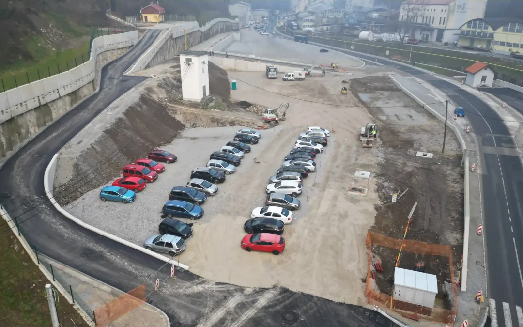 Cesta ob industrijski coni v Hrastniku s prenovo pločnika in javne razsvetljave